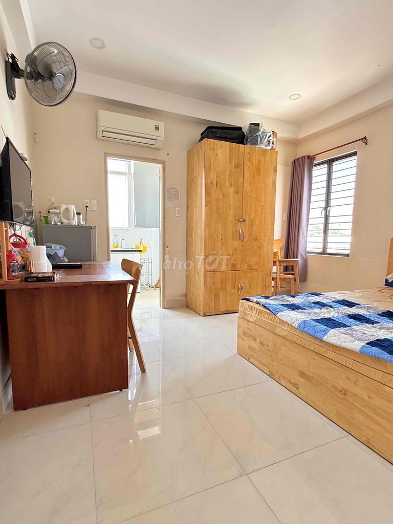 A private bedroom, elevators full of windows.