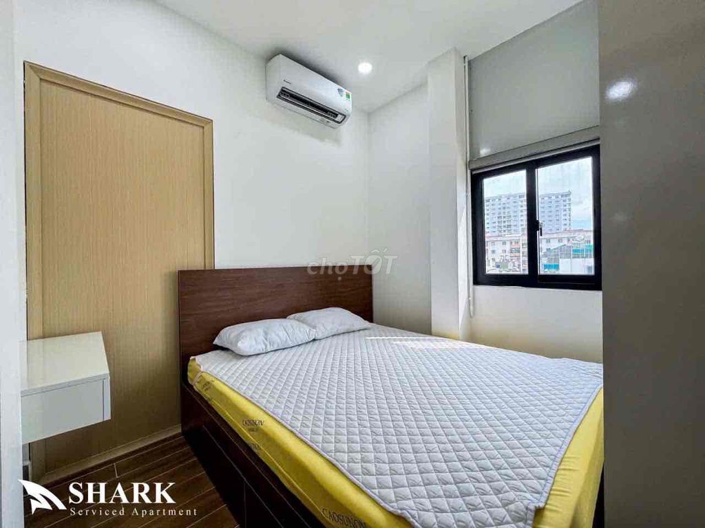 Two balcony bedrooms. Full Sư Vạn Hạnh Section 10 near the Great Hall.