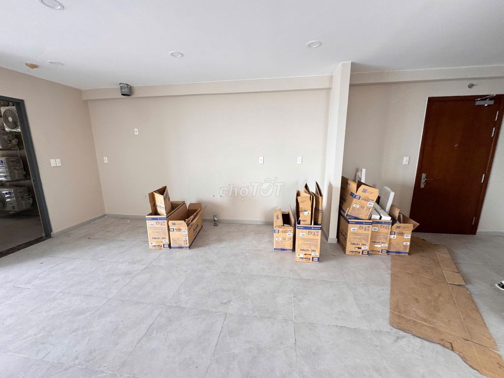 Three bedrooms clear at Gold View T10, one apartment left.