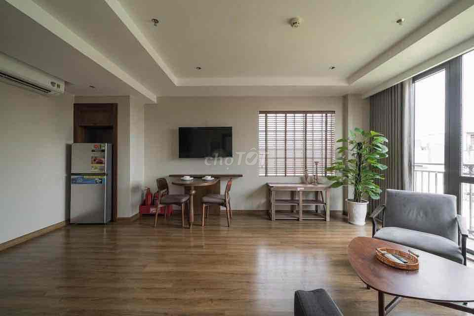 1 5 m 1 7th District apartment. A living room. Dakao.
