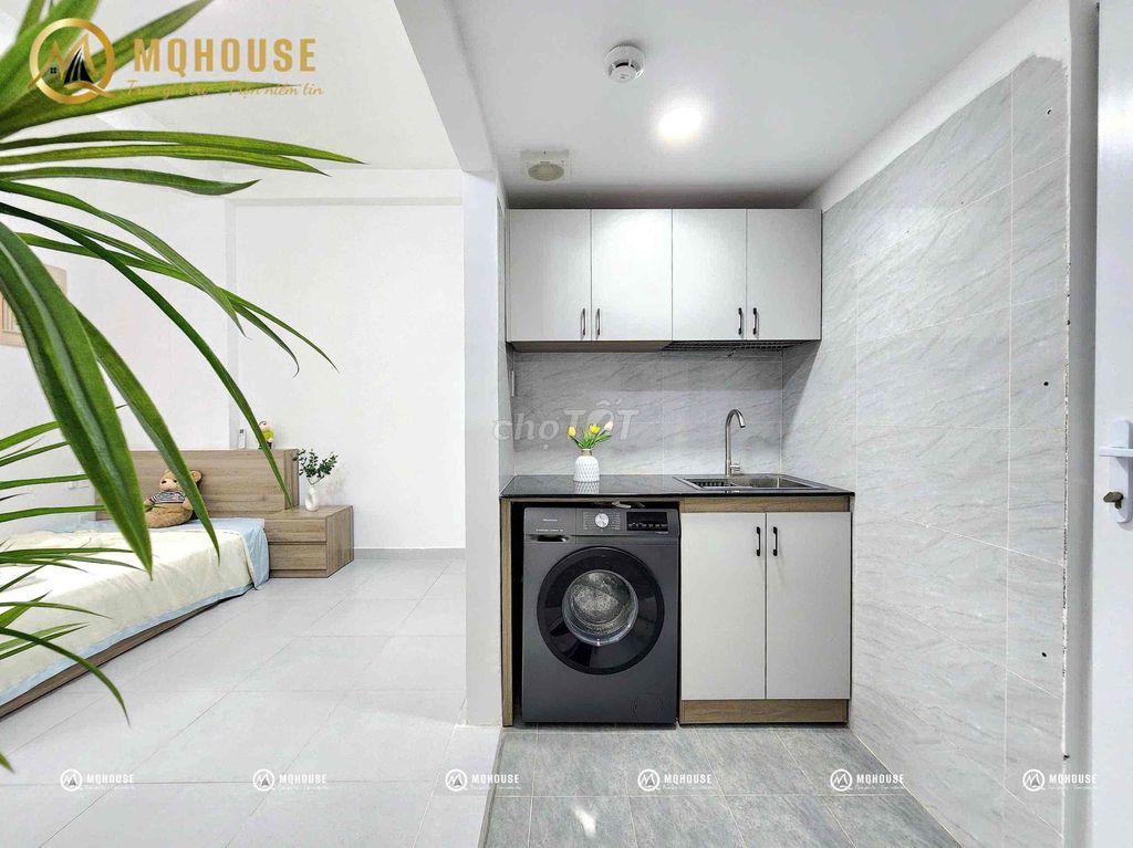 Window studio - price hssv - full interior - right in the sand
