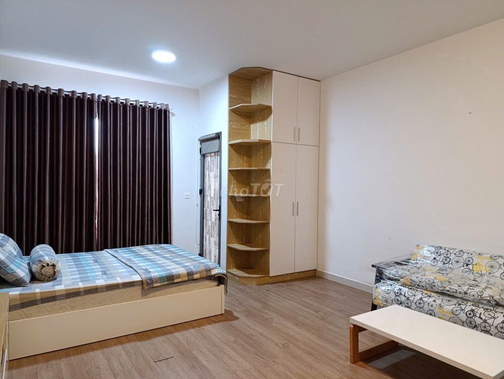 Renting studio/officetel Sunrise CityView District 7: 39 meters2. At 11.5 million.
