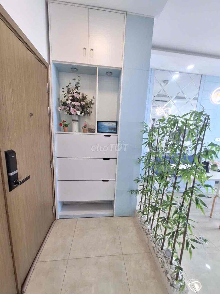 Rent LuxGarden apartments. Two bedrooms. Two toilets. Full interior.