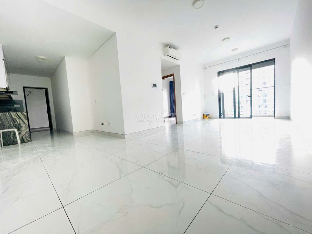 Get Diamond Alnata, basic interior, the empty house right now.