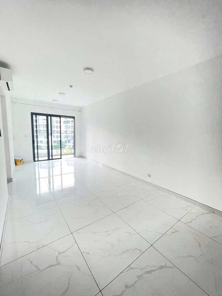 Get Diamond Alnata, basic interior, the empty house right now.