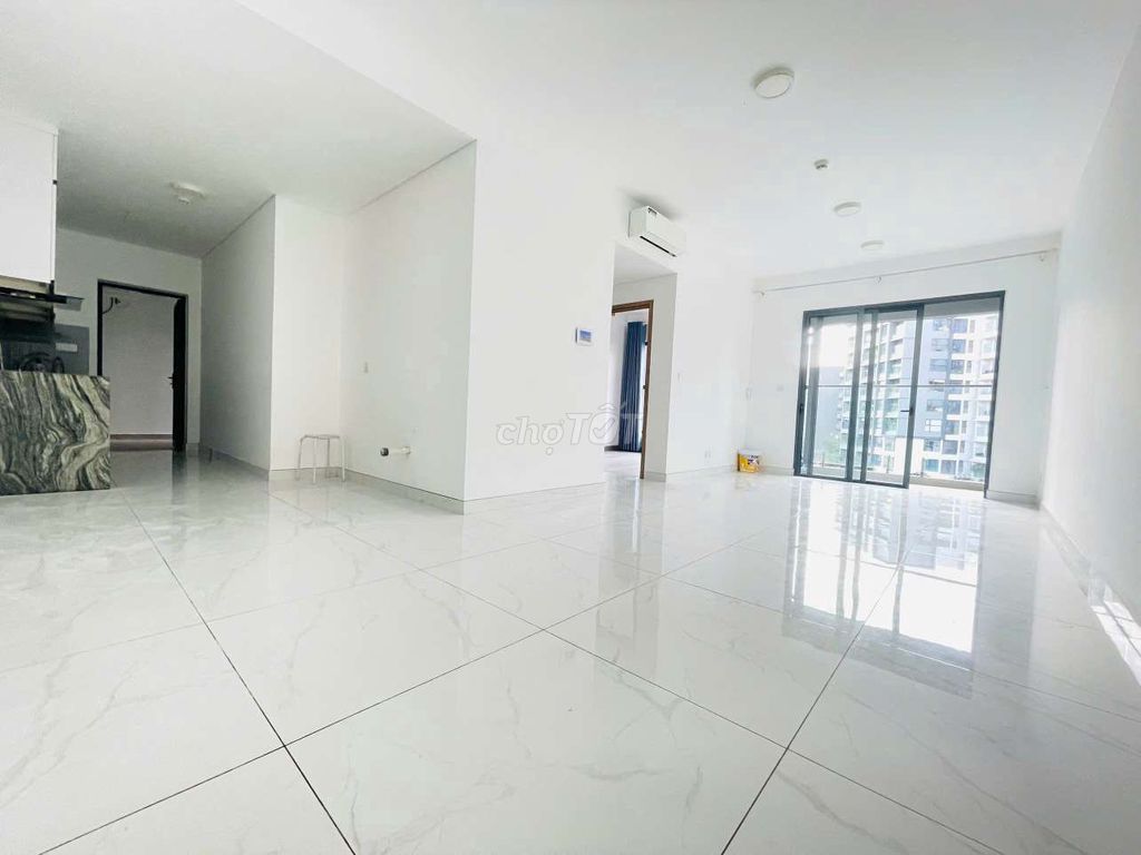 Get Diamond Alnata, basic interior, the empty house right now.