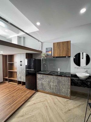 Rent a room with a wide, wide, four-four friends, right here, uth, 401,