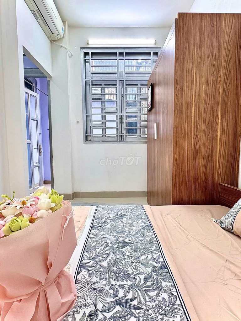 In one bedroom, 40 meters window.