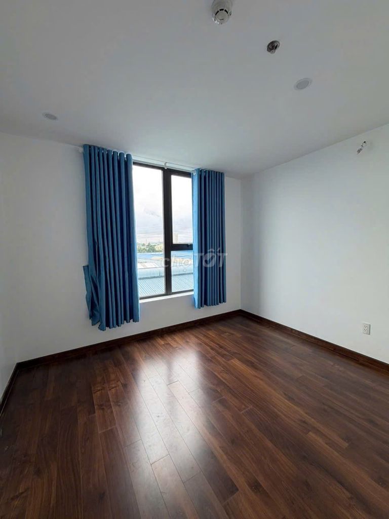Piffy ten-13 District 12. area 65 meters 2 bedrooms. ntcb.8.5 million.
