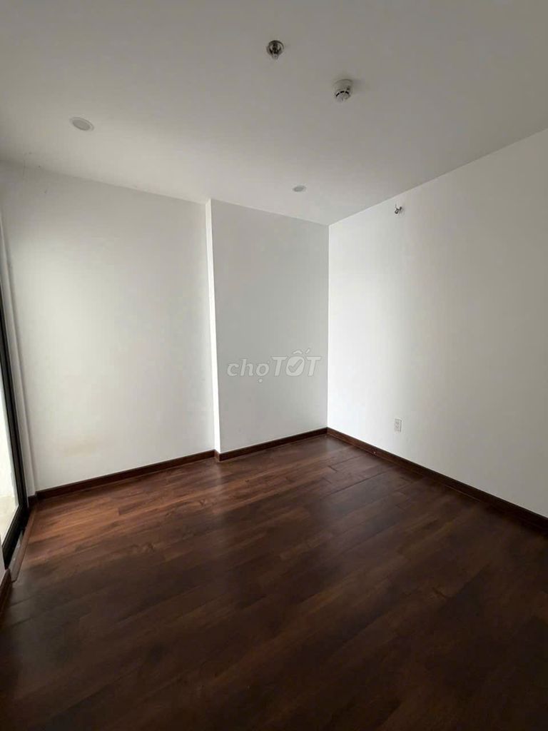 Piffy ten-13 District 12. area 65 meters 2 bedrooms. ntcb.8.5 million.