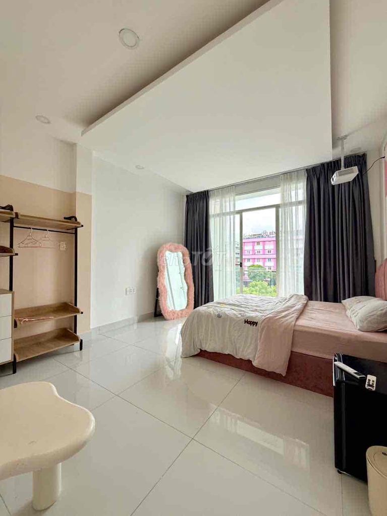 studio 40 meters 2 window balcony on 3/2.