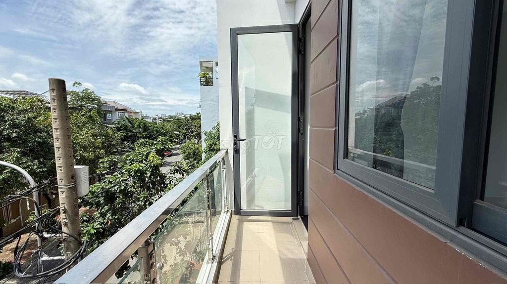 The studio apartment -- a lot of light -- the real interior right here in District 7 --