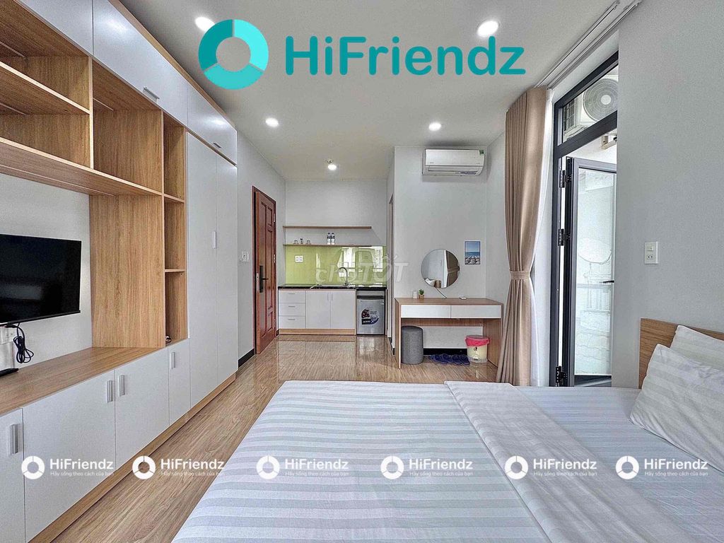 It's really, really, really, really, really cool. It's a super-saltalty little balcony apartment.