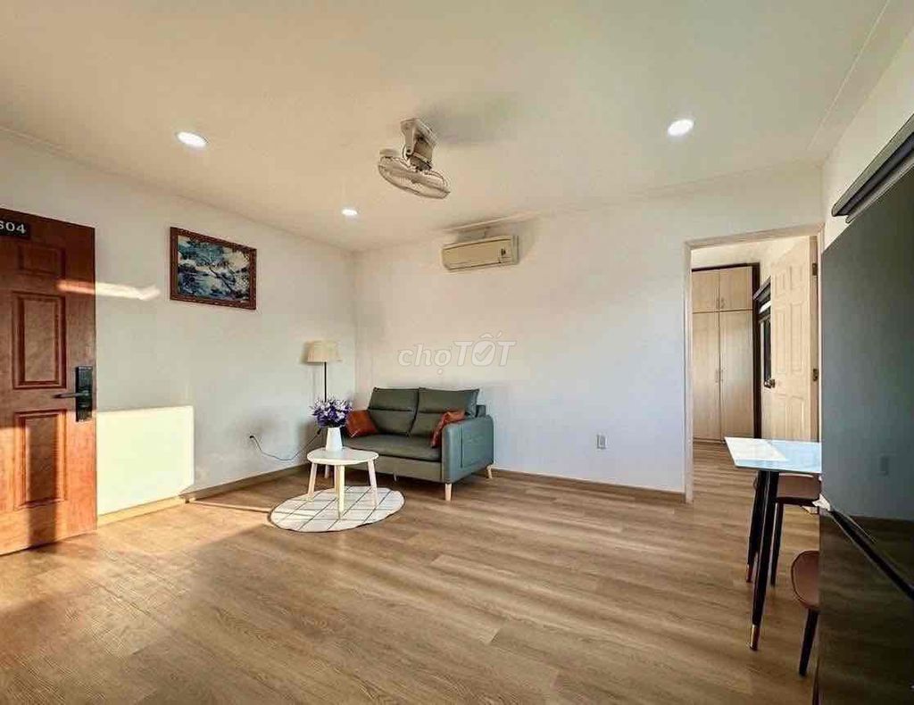 Open the apartment. A full bedroom at the end of the bridge.