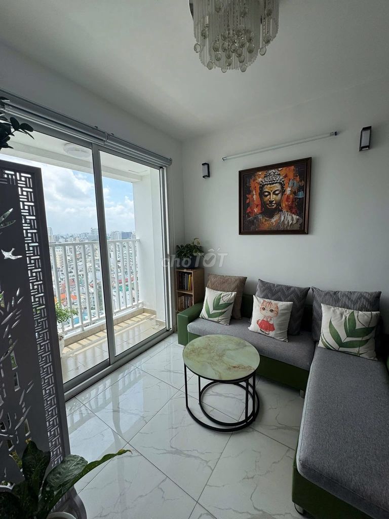 Two bedrooms, two bathrooms, say that - right now.
