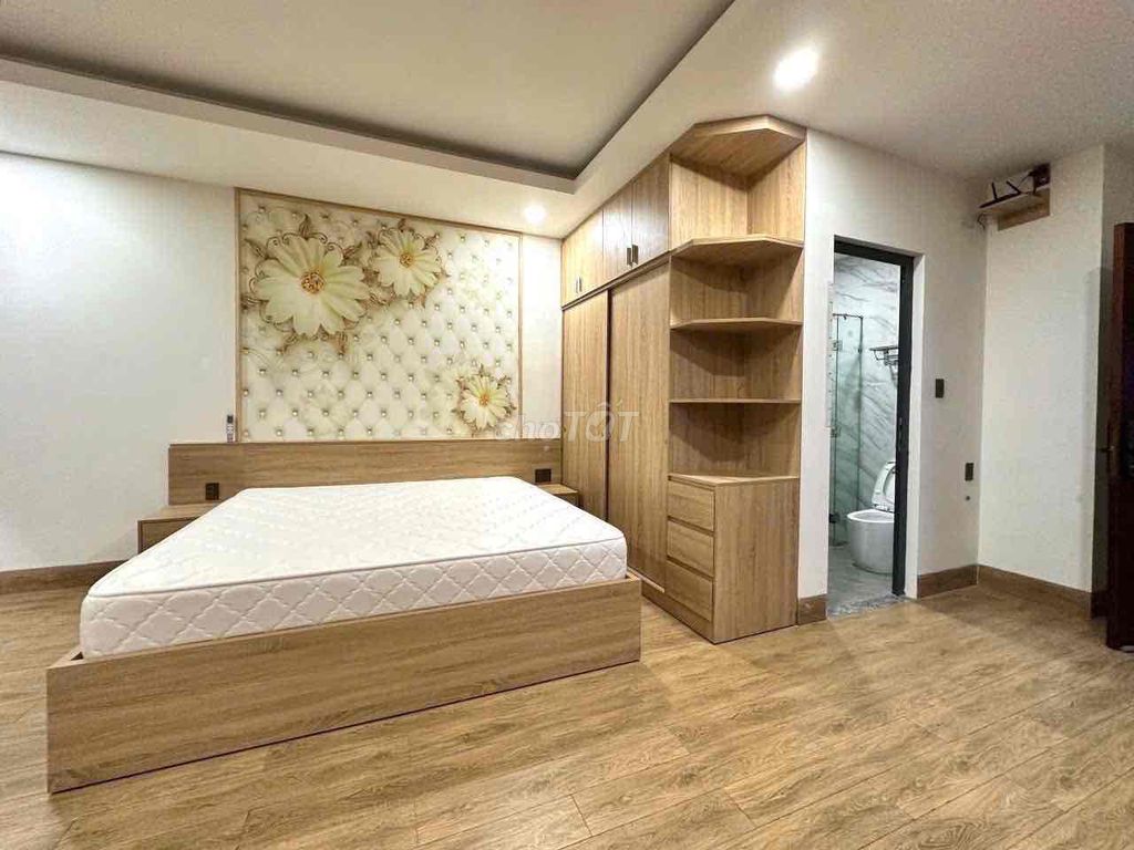 50 meters high-end service apartment on Cộng Hoà.
