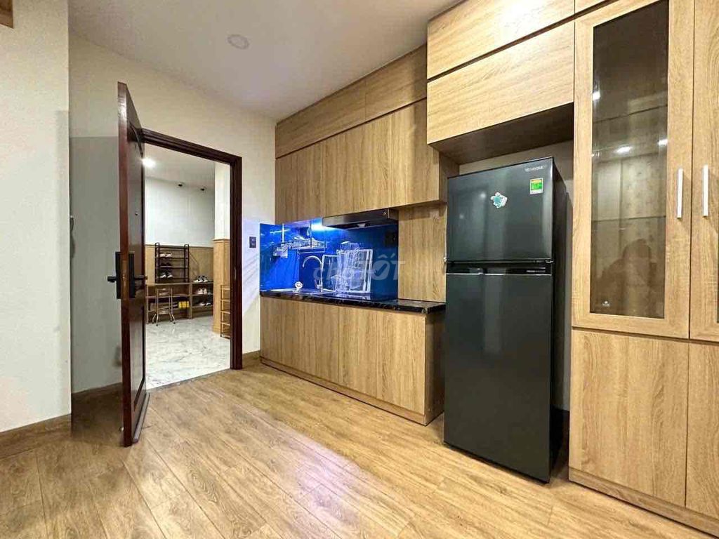 50 meters high-end service apartment on Cộng Hoà.