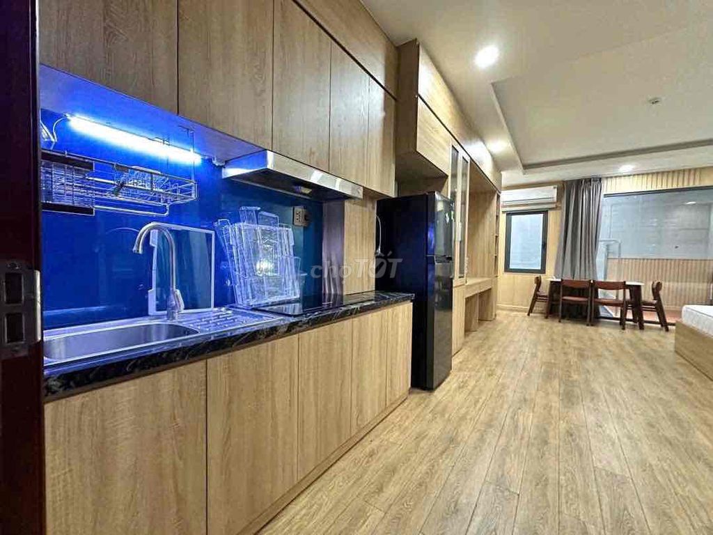 50 meters high-end service apartment on Cộng Hoà.