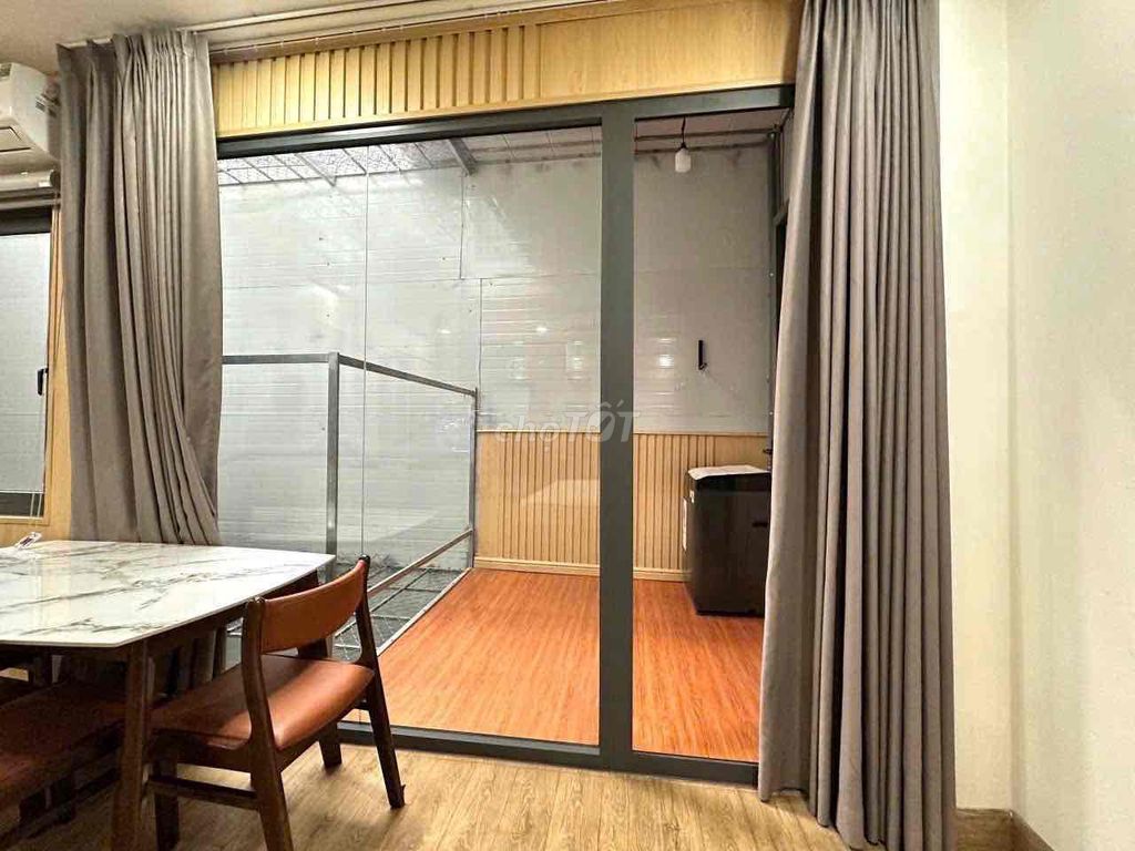 50 meters high-end service apartment on Cộng Hoà.