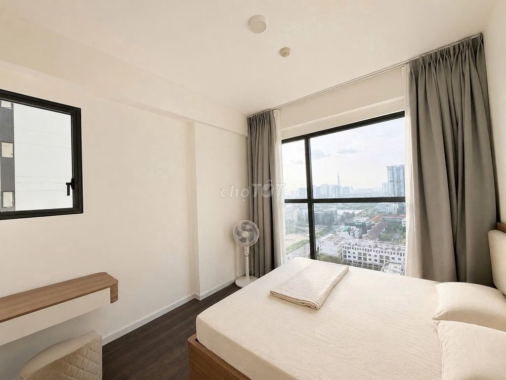 Rent a two-room suite full interior - wide view Victoria Village