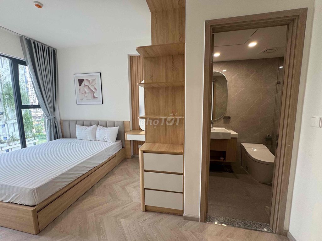 Rent a Lumiere Boulevard senior apartment