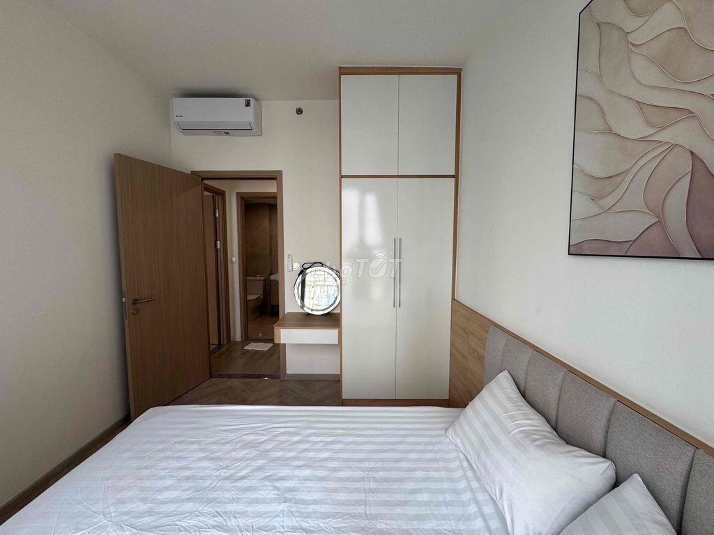 Rent a Lumiere Boulevard senior apartment