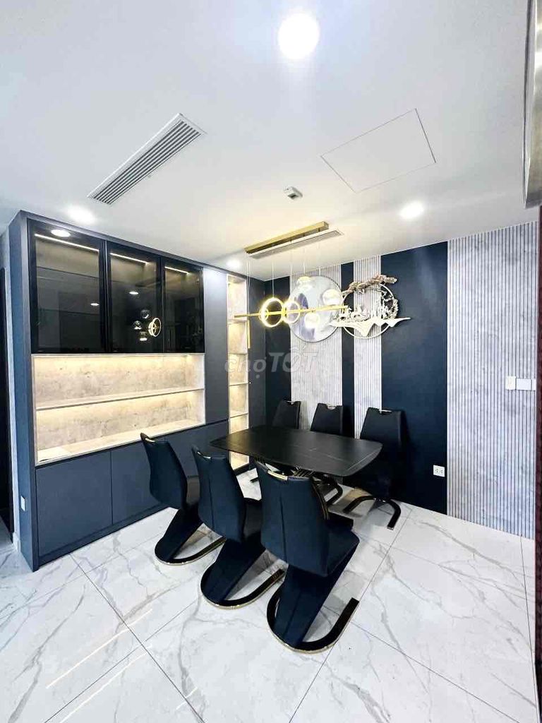 Rent Sunshine Sky City District 7 big corner 84 meters 2 bedroom 2 nice full interior toilet