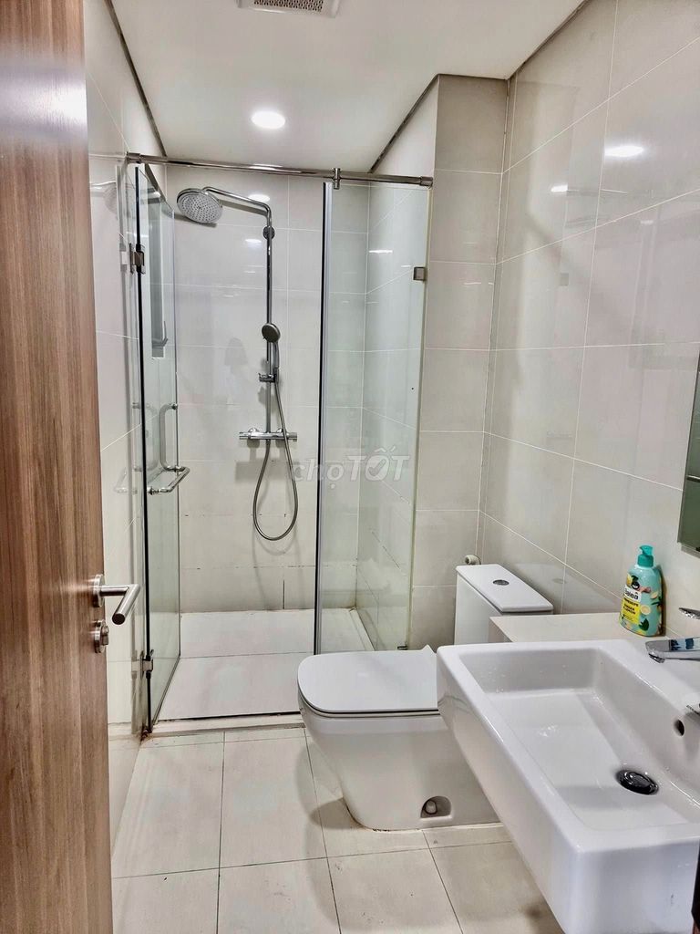 Rent the double blue rooms with the top full furniture - a wide 79 M2, nice front