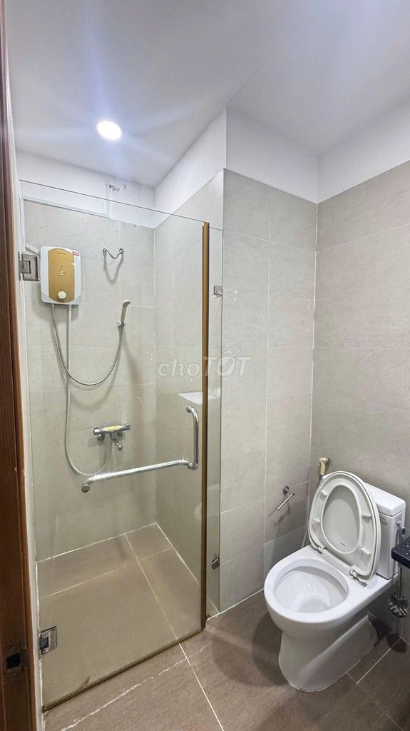 C/c Republic Plaza rents two bedrooms, Full interior rents 14 million and a half perth.