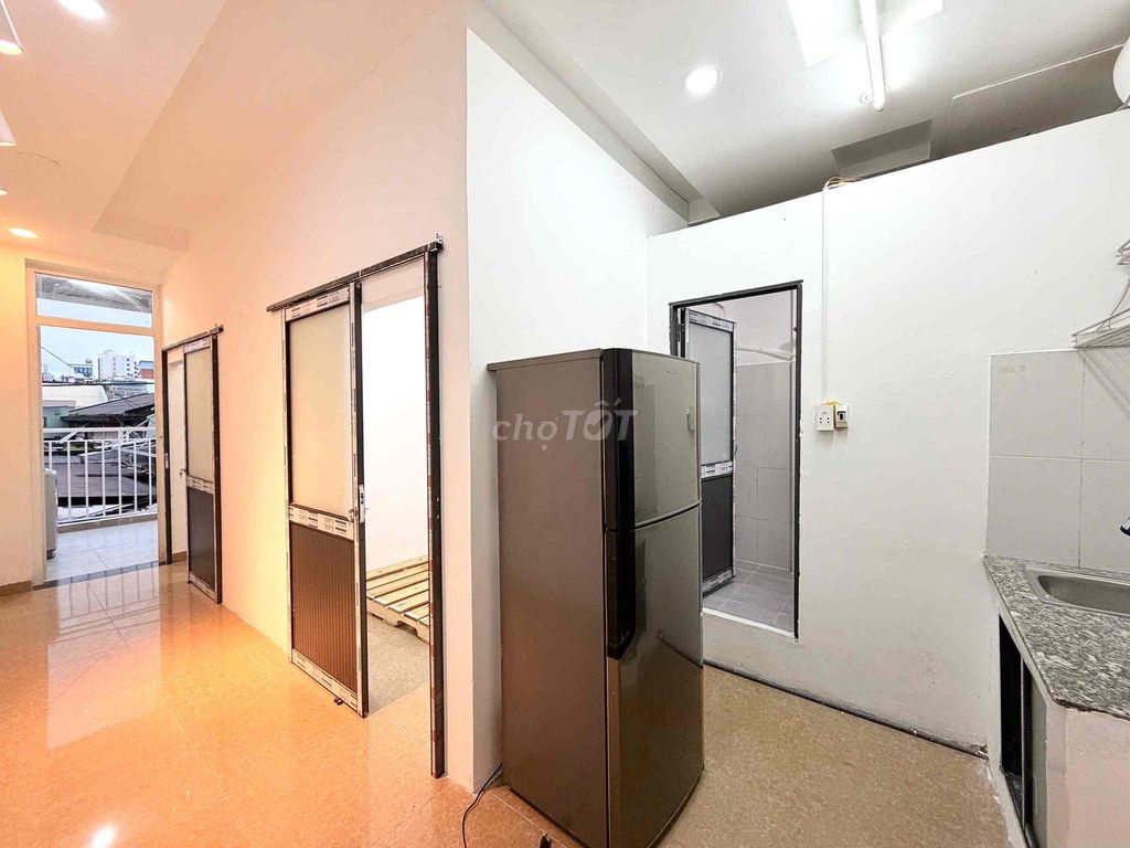 Hire 2 Bedroom Bancol Full interior 44 cars in Lê Văn Sỹ Bridge.