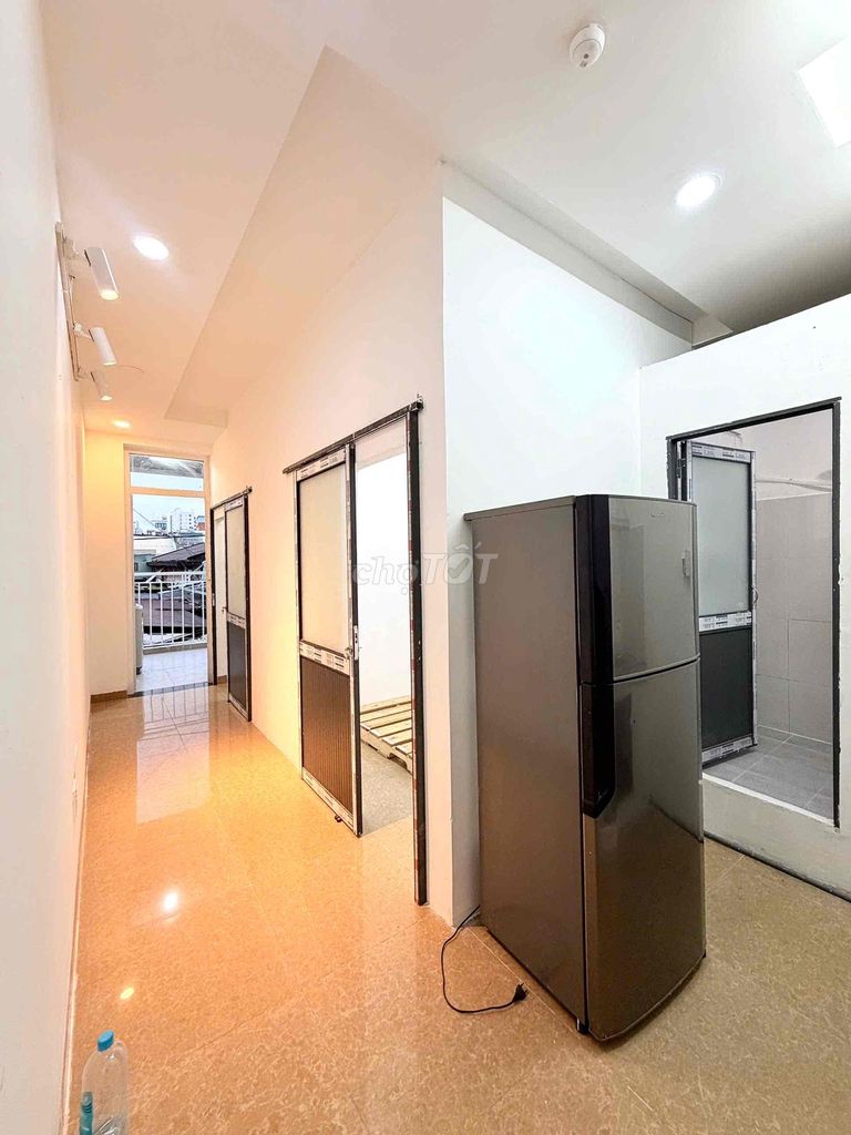 Hire 2 Bedroom Bancol Full interior 44 cars in Lê Văn Sỹ Bridge.