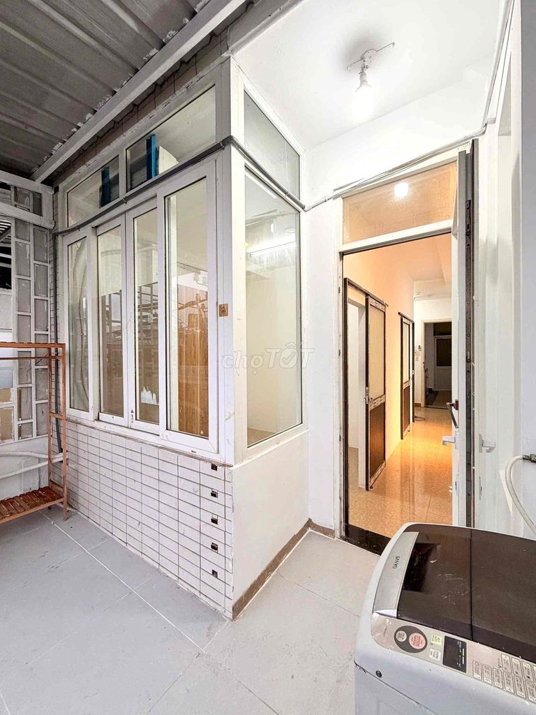 Hire 2 Bedroom Bancol Full interior 44 cars in Lê Văn Sỹ Bridge.