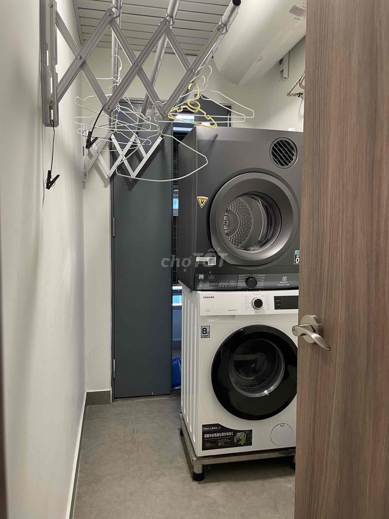 Good price - renting apartment 2 bedroom plus 1 Sunwah Pearl, big area