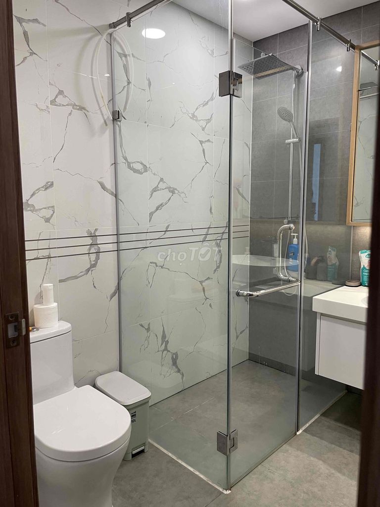 Good price - renting apartment 2 bedroom plus 1 Sunwah Pearl, big area