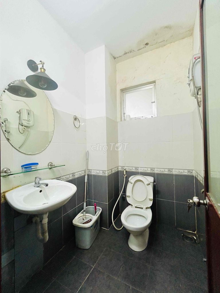 It's a real price! Studio of the Thin Window, Full interior - Right Metro Station, Landmark 81