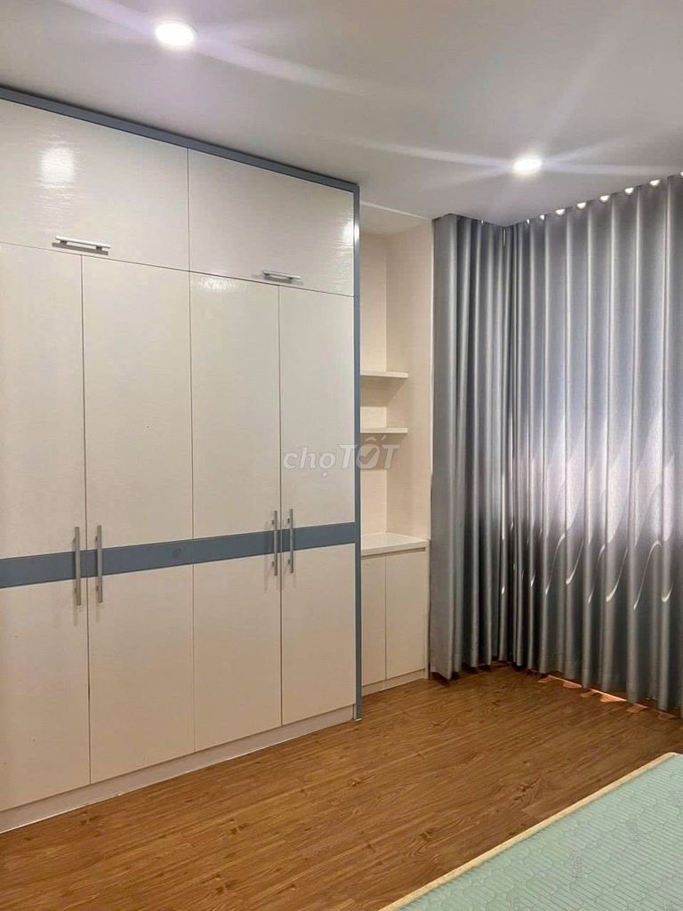 Moscow Tower-right. 12 full interior. Two bedrooms, 8.5 million a month.