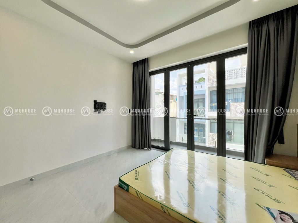 One bedroom. A beautiful balcony living room by the river and magic.