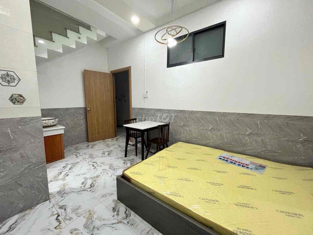 The new mini Full interior is 800 m Hồng Bàng from the University of Medicine.