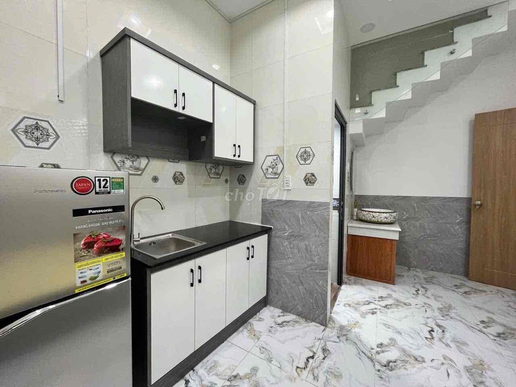 The new mini Full interior is 800 m Hồng Bàng from the University of Medicine.