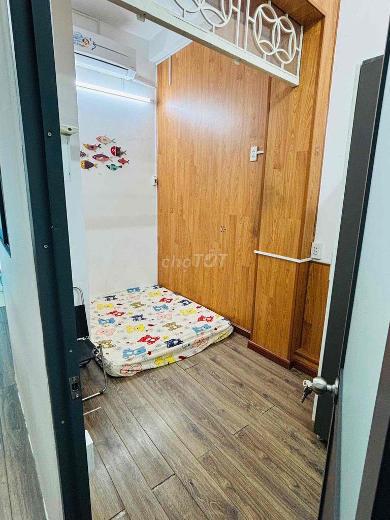 Two balcony bedrooms full of furniture right on Merritt Street.