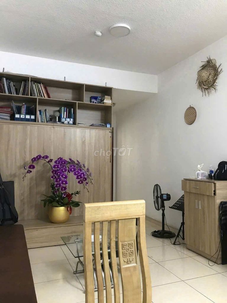 We rent C/C-C-C-C-Fea, Phan Hymura, 2 bedrooms cost 9 million/5 a month.