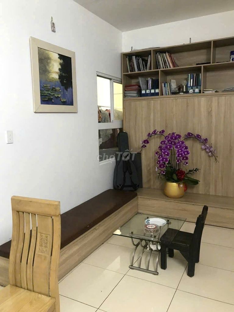 We rent C/C-C-C-C-Fea, Phan Hymura, 2 bedrooms cost 9 million/5 a month.