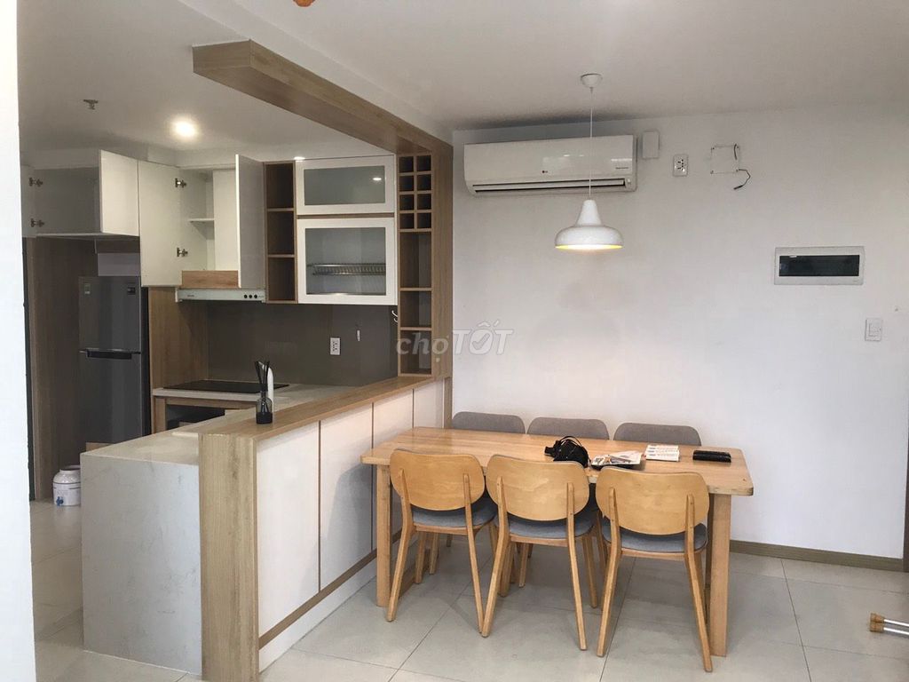 Renting Galaxy 9 high-end apartment, 2 bedrooms 2 toilets 16 million a month.