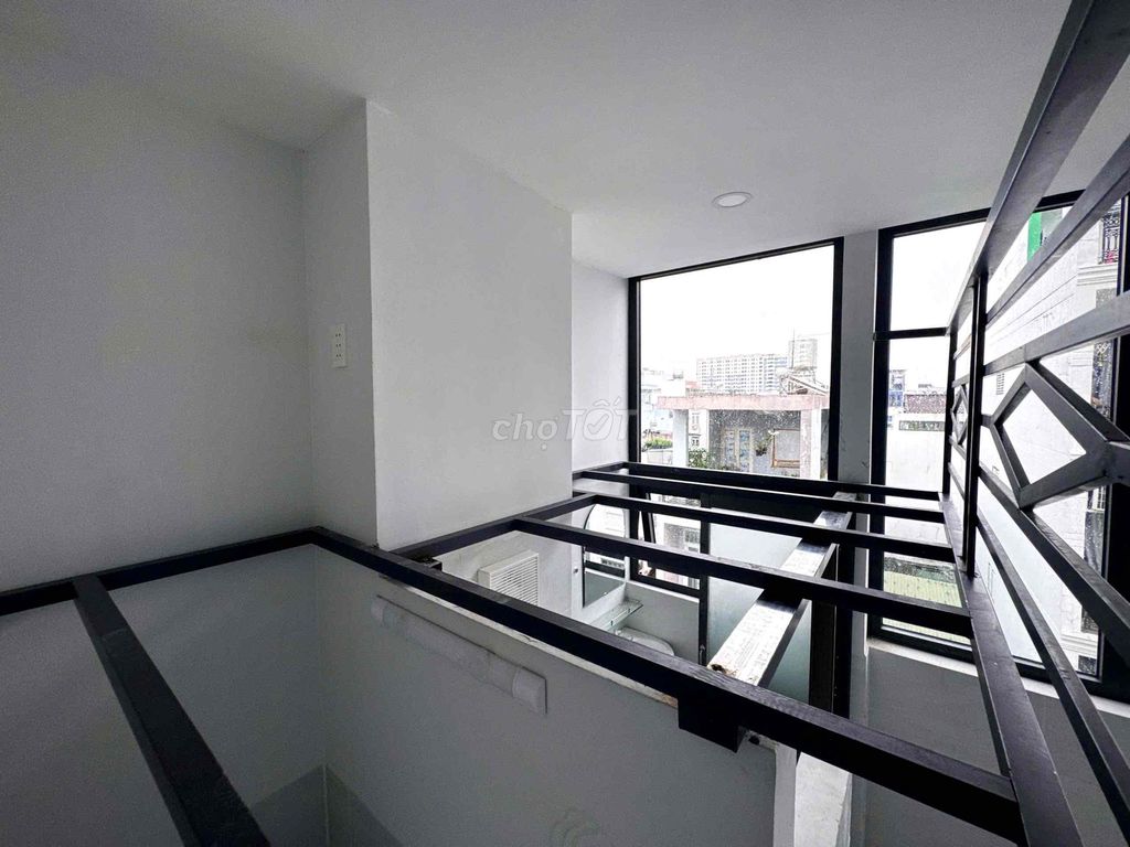 The new apartment is fully constructed near Âu Cơ University of Cedication.