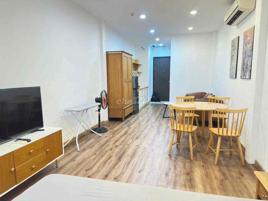 Rent a Kingston Residence apartment in one bedroom. near sb tsn