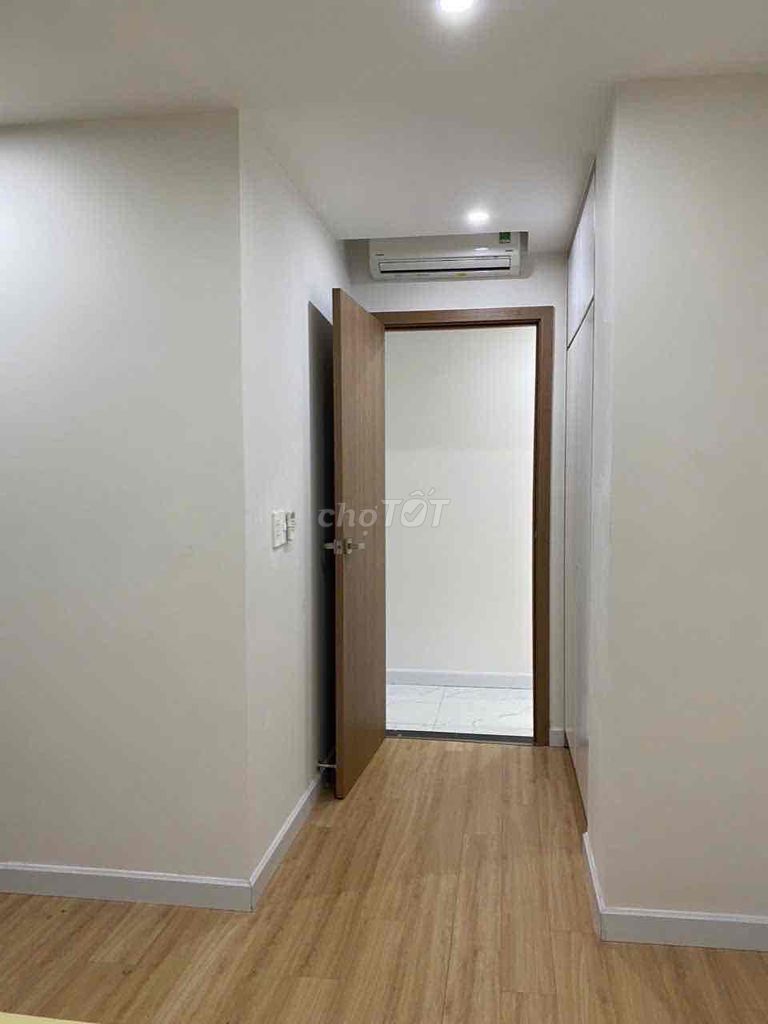 Down to one bedroom in three bedrooms - two false toilets sagon south residences