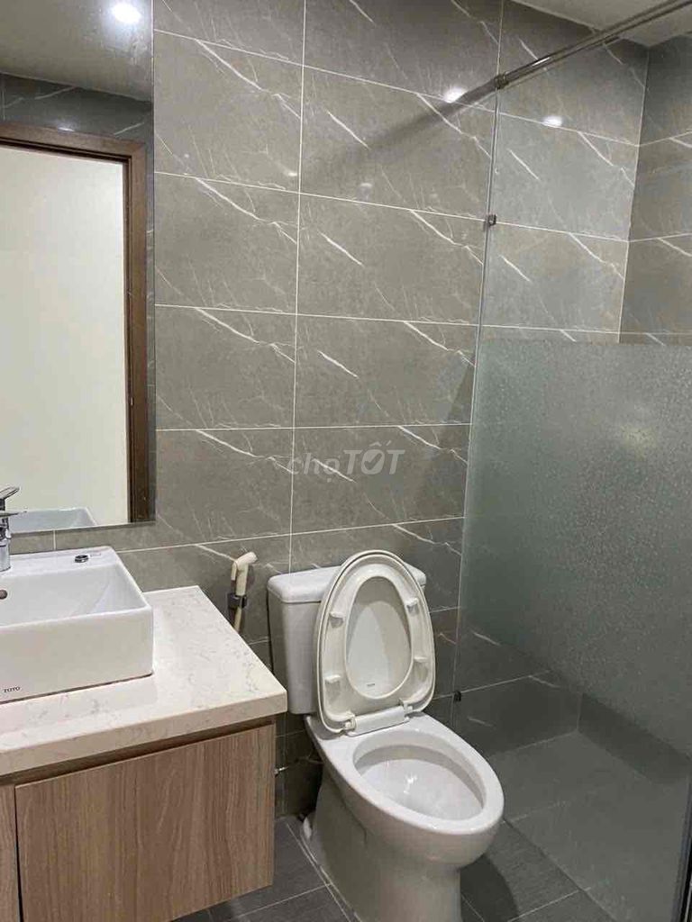 Down to one bedroom in three bedrooms - two false toilets sagon south residences