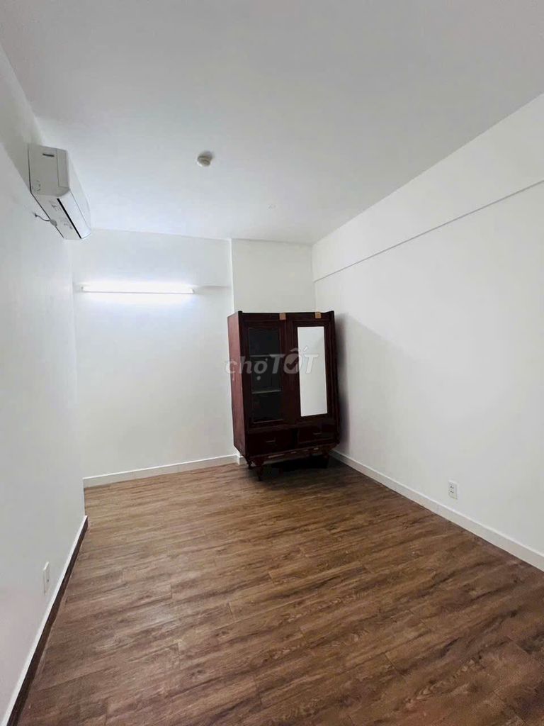 Seven, Trung Mỹ Tây, District 12: Full interior, two bedrooms, two toilets, 6.8 million.