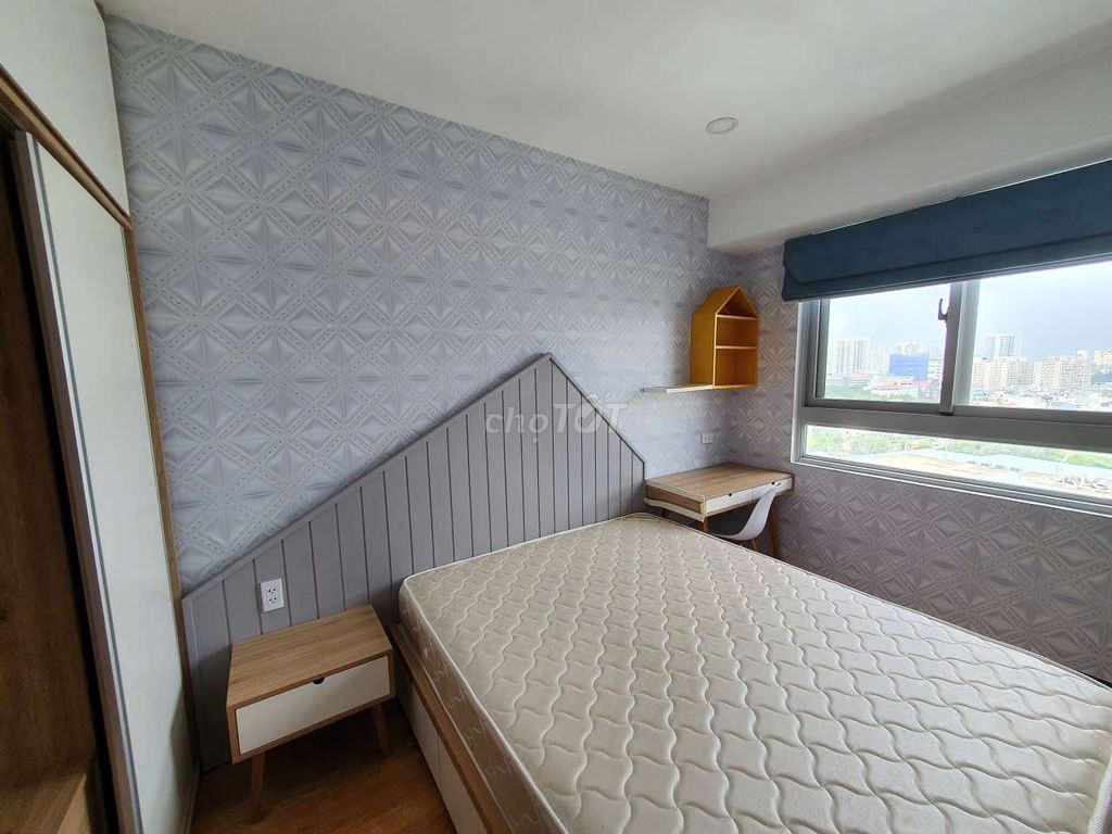 Rent a three-room Cosmo City for 18 million a month.