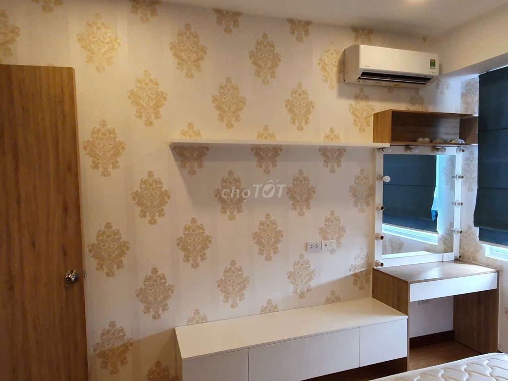 Rent a three-room Cosmo City for 18 million a month.